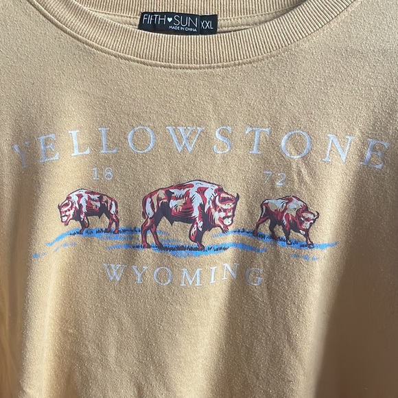 ๐HP๐ Yellowstone Sweater - Picture 3 of 5